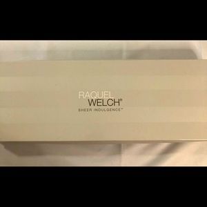 Raquel Welch Scene Steeler Wig in Sunlit Chestnut